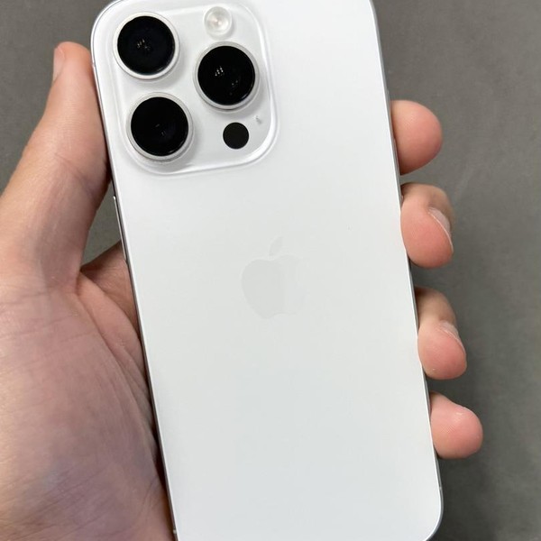 Apple iPhone 16 Pro - Unlocked, 256 GB, White, A3083