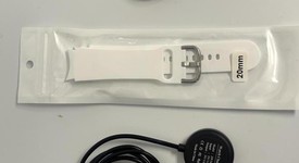 Good
													Samsung Galaxy Watch5 - Verizon, Gold, 40mm, photo 2 of 4