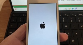 Mint
													Apple iPod Touch 6th Gen - Wi-Fi, Silver, 16 GB, photo 1 of 8