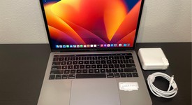 Good
													MacBook Pro 2018 (With Touch Bar) - 13" - I7, Gray, 256 GB, 16 GB, photo 1 of 9