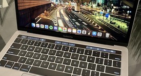 Good
													MacBook Pro 2018 (With Touch Bar) - 13" - I5, Gray, 256 GB, 16 GB, photo 2 of 9