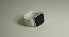 Good
													Apple Watch Series 4 44mm - Unlocked, Silver, A1976 - Cellular, Aluminum, photo 4 of 7