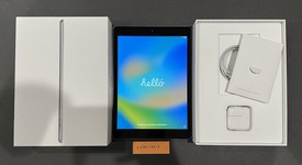 Mint
													Apple iPad 5th Gen - Wi-Fi, Gray, 32 GB, A1822, photo 1 of 4
