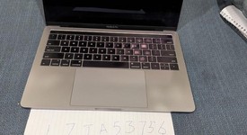 Mint
													MacBook Pro 2016 (With Touch Bar) - 13" - Gray, 256 GB, 8 GB, photo 2 of 9