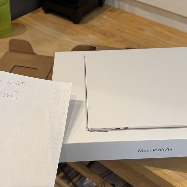 MacBook Air 2026 (M5) - 15 inch - 1 TB, Silver, 16 GB, Apple M5 10-Core (10-core GPU)