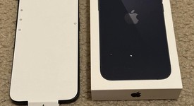 Mint
													Apple iPhone 13 - Unlocked, Midnight, 128 GB, A2482, photo 3 of 16