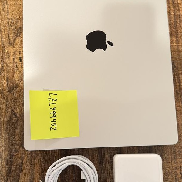 MacBook Pro 2024 - 16 inch - 512 GB, Silver, 24 GB, Apple M4 Pro 14-core