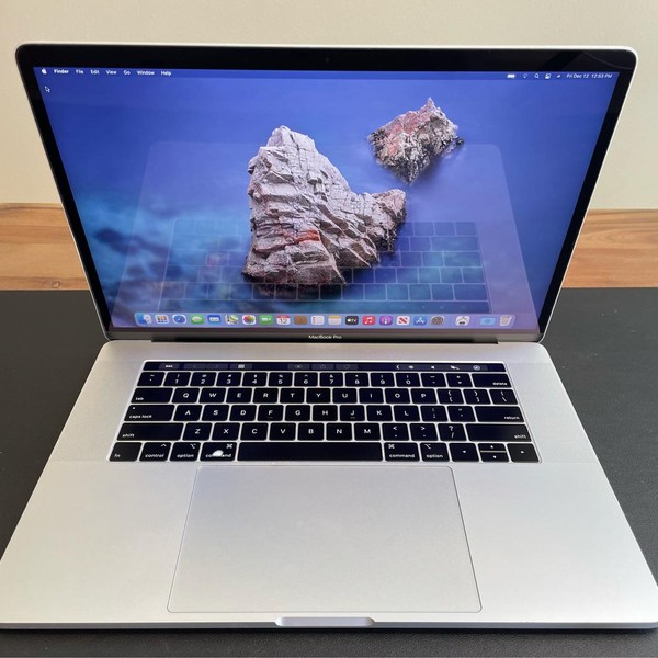MacBook Pro 2018 (With Touch Bar) - 15 inch - I9, Silver, 512 GB, 32 GB