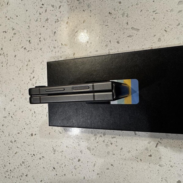 Samsung Galaxy Z Flip5 - Unlocked, 512 GB, Gray, 8 GB, SM-F731U1