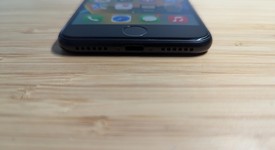 Good
													Apple iPhone SE 3rd Gen 2022 - Unlocked, Midnight, 128 GB, A2595, photo 3 of 12