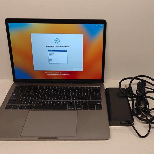 MacBook Pro 2017 (No Touch Bar) - 13 inch - 256 GB, Gray, 16 GB, Intel Core i5