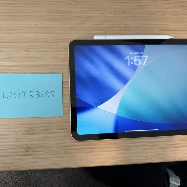 Apple iPad 10th Gen - Wi-Fi, 64 GB, Yellow, A2696