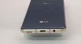 Mint
													LG V60 ThinQ 5G - AT&T, Blue, 128 GB, 8 GB, photo 4 of 7