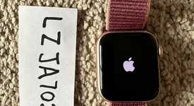 Mint
													Apple Watch SE 1st Gen 40mm - Unlocked, Gold, A2353 - Cellular, Aluminum, photo 3 of 9