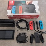 Good Nintendo Switch - 32 GB, Red & Blue