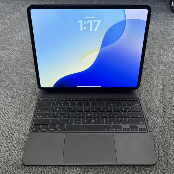 Apple iPad Pro 13 inch (M4) 2024 - Unlocked, 1 TB, Black, 16 GB, A2926, Nano-texture Glass