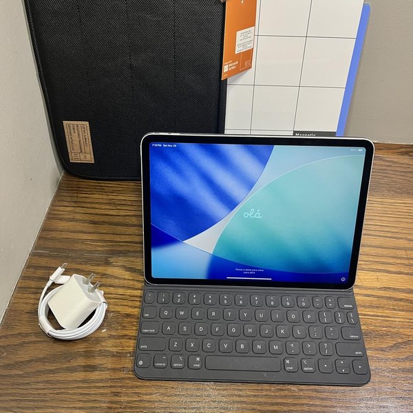 Apple iPad Pro 11 inch 2018 - Unlocked, Silver, 512 GB, A2013