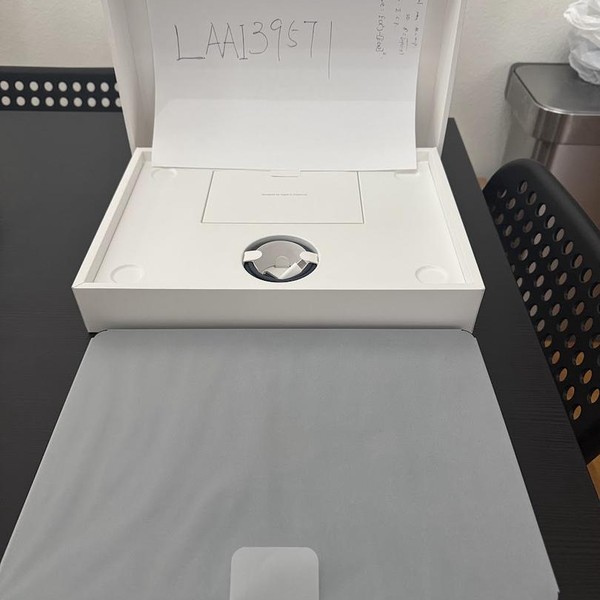 MacBook Air 2025 (M4) - 13 inch - Apple M4, Midnight, 256 GB, 16 GB