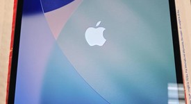 Mint
													Apple iPad Pro 13" (M5) 2025 - Unlocked, Apple M5 9-Core, Space Black, 256 GB, A3361, Standard Glass, photo 1 of 5