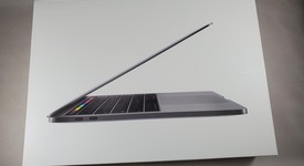 Mint
													MacBook Pro 2018 (With Touch Bar) - 13" - I7, Gray, 1 TB, 16 GB, photo 1 of 12