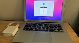 Fair
													MacBook Air 2017 - 13" - I5, Silver, 128 GB, 8 GB, photo 1 of 7