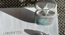 Used
													Apple AirPods 1st Gen - Lightning Case, photo 2 of 3