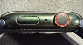 Good
													Apple Watch Series 7 45mm - Unlocked, Green, A2477 - Cellular, Aluminum, photo 2 of 5