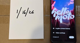 Mint
													Motorola Razr Ultra (2025) - AT&T, PANTONE Rio Red, 512 GB, 16 GB, photo 2 of 8