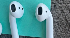 Used
													Apple AirPods 2nd Gen - Wireless Case, photo 4 of 8