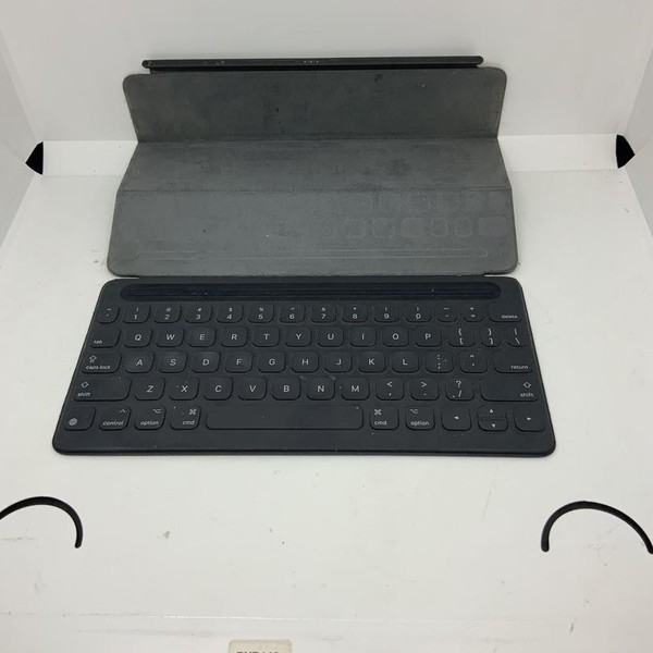 Apple Magic Keyboard for iPad Pro - Black