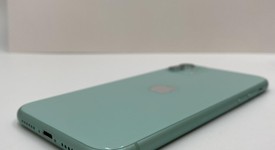 Fair
													Apple iPhone 11 - Unlocked, Green, 64 GB, A2111, photo 4 of 8