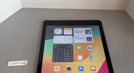 Fair
													Apple iPad 6th Gen - Wi-Fi, Gray, 32 GB, A1893, photo 1 of 7