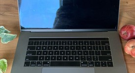 Good
													MacBook Pro 2018 (With Touch Bar) - 15" - I7, Silver, 256 GB, 16 GB, photo 3 of 5