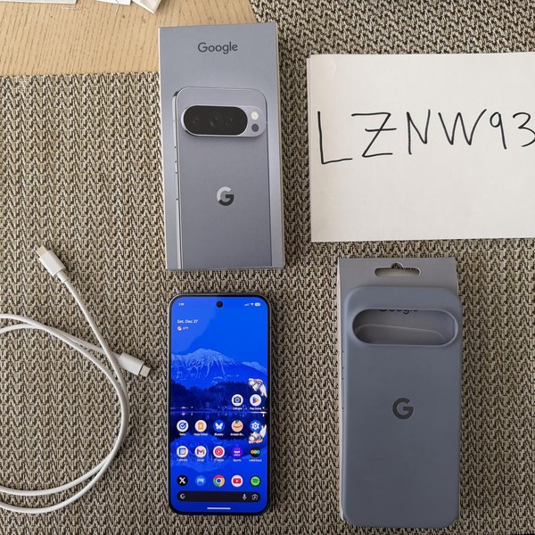 Google Pixel 10 Pro XL - Unlocked, 256 GB, Moonstone, GUL82