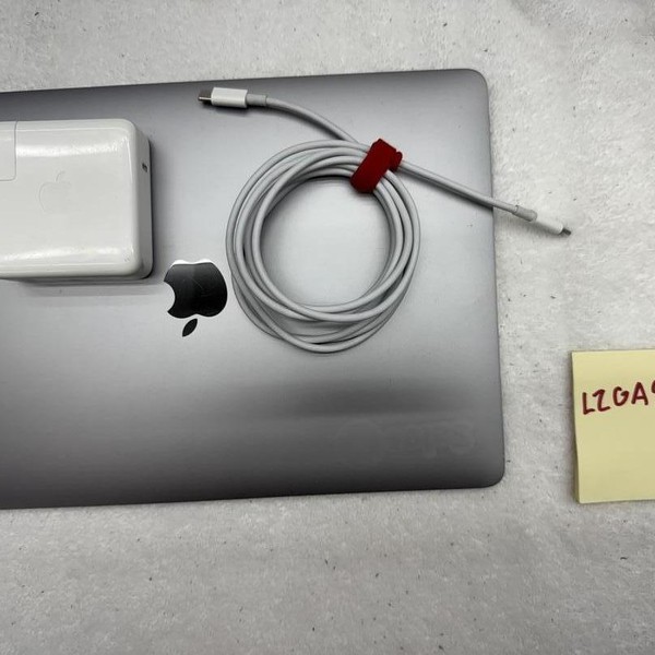 MacBook Air 2018 - 13 inch - 256 GB, Gray, 8 GB, Intel Core i5