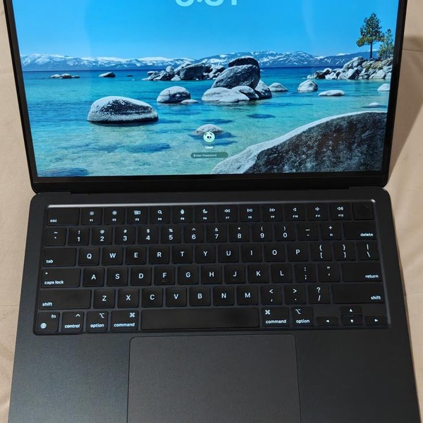 MacBook Air 2022 (M2) - 13 inch - 256 GB, Gray, 8 GB, Apple M2