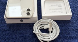 Good
													Apple iPhone 11 - Verizon, White, 128 GB, A2111, photo 5 of 8