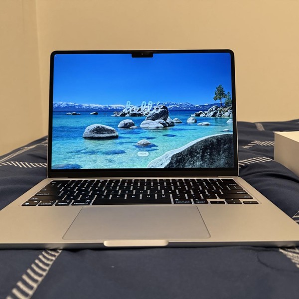 MacBook Air 2022 (M2) - 13 inch - 256 GB, Silver, 16 GB, Apple M2