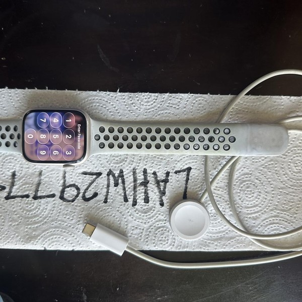 Apple Watch Series 7 45mm - Verizon, Starlight, A2477 - Cellular, Nike