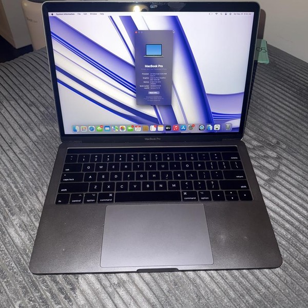 MacBook Pro 2017 (With Touch Bar) - 13 inch - 512 GB, Gray, 8 GB, Intel Core i7