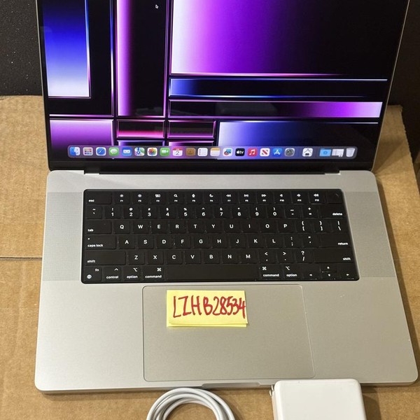MacBook Pro 2023 - 16 inch - 1 TB, Silver, 16 GB, Apple M2 Pro 12-core