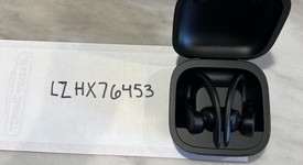 Used
													Beats Powerbeats Pro - Black, photo 2 of 3