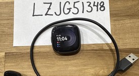 Good
													Fitbit Versa 4 - Graphite, photo 4 of 10