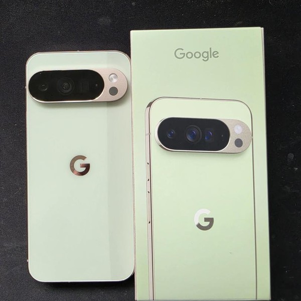 Google Pixel 10 Pro XL - Unlocked, 256 GB, Jade, GUL82