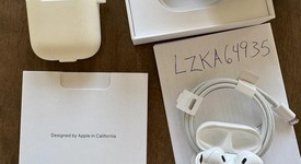 Used
													Apple AirPods 2nd Gen - Lightning Case, photo 1 of 1