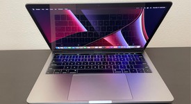 Mint
													MacBook Pro 2018 (With Touch Bar) - 13" - I5, Gray, 256 GB, 8 GB, photo 4 of 10