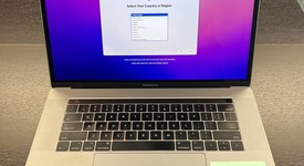 Good
													MacBook Pro 2017 (With Touch Bar) - 15" - I7, Gray, 256 GB, 16 GB, photo 5 of 6