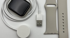 Mint
													Apple Watch SE 2nd Gen 44mm - Unlocked, Starlight, A2727 - Cellular, Aluminum, photo 3 of 7