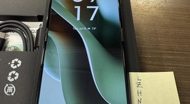 Mint
													Motorola Razr Ultra (2025) - Unlocked, PANTONE Scarab, 512 GB, 16 GB, photo 2 of 5
