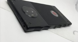 Good
													Red Hydrogen One - AT&T, Black, 128 GB, photo 5 of 7